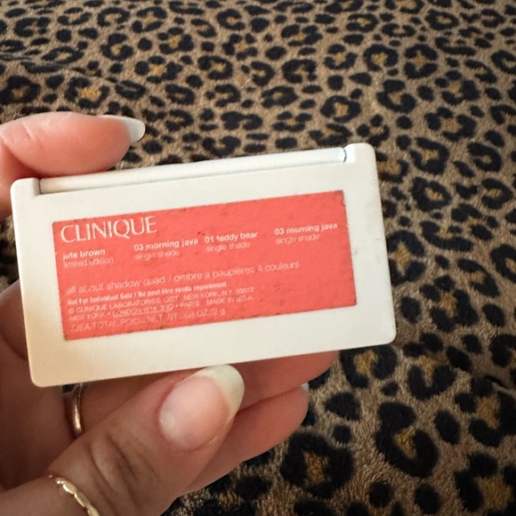 Like New! Clinique eyeshadow quad - Picture 4 of 7